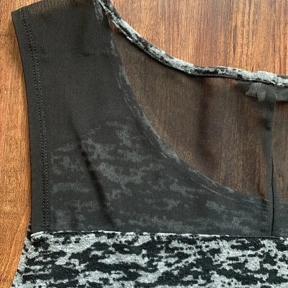 Rubbish Sleeveless Top Grey Animal Print Size Medium - Picture 4 of 6